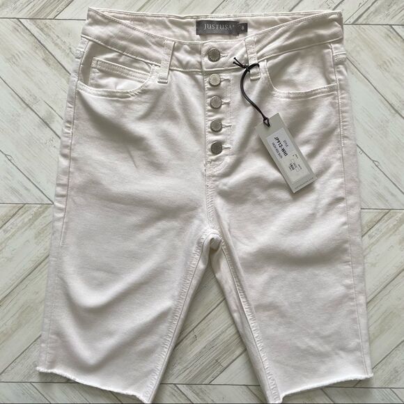 JUST USA NWT white Bermuda Jean Shorts High Rise Button Up Size 8 - Picture 1 of 9